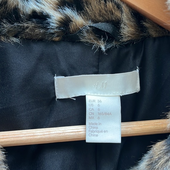 Faux fur leopard coat - Picture 2 of 4